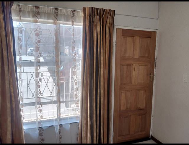 2 BEDROOM SECTIONAL TITLE FOR SALE IN PARKDENE
